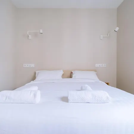 Welcoming 1 Bedroom In Apartment Paris