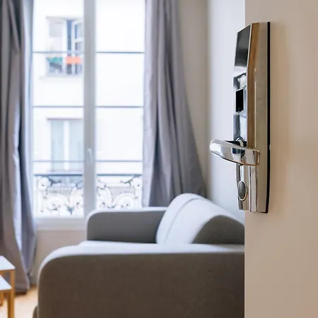 Welcoming 1 Bedroom In Apartment *