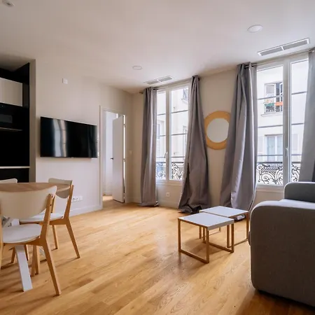 Welcoming 1 Bedroom In Apartment *