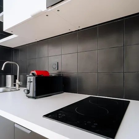Welcoming 1 Bedroom In Apartment Paris